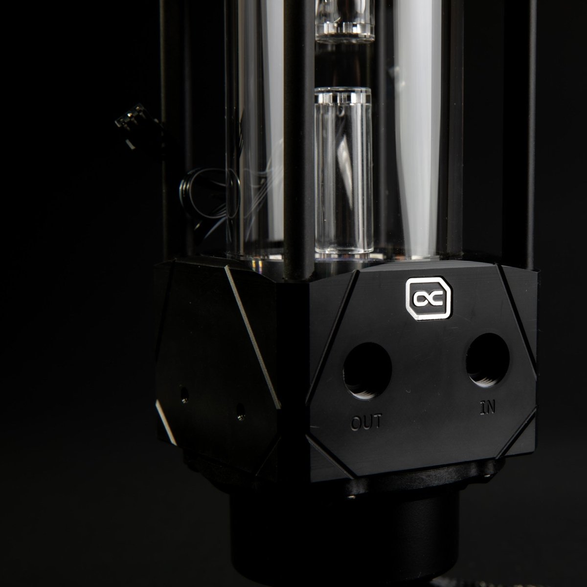 Alphacool Eisbecher Aurora D5 Acetal/Glass - 150mm incl. VPP Apex Pump - Pump and reservoir combo - Ordinary Cooling Gear