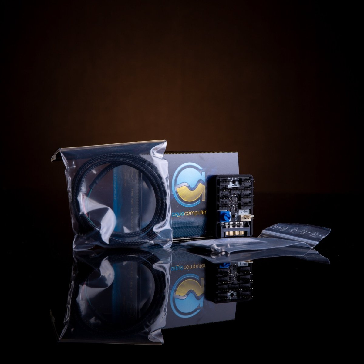 Aquacomputer SPLITTY9 Active - Powered 9 Fan PWM Splitter Ordinary Cooling Gear