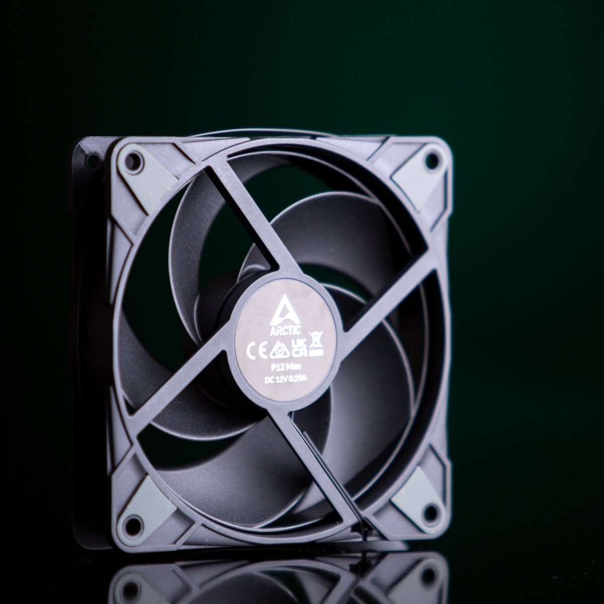 Arctic Cooling P12 MAX PWM 120mm High Performance Fan - Ordinary Cooling Gear